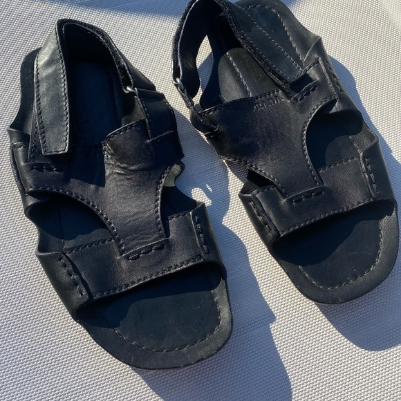 Men’s vintage black PRADA leather sandals - Picture 2 of 9